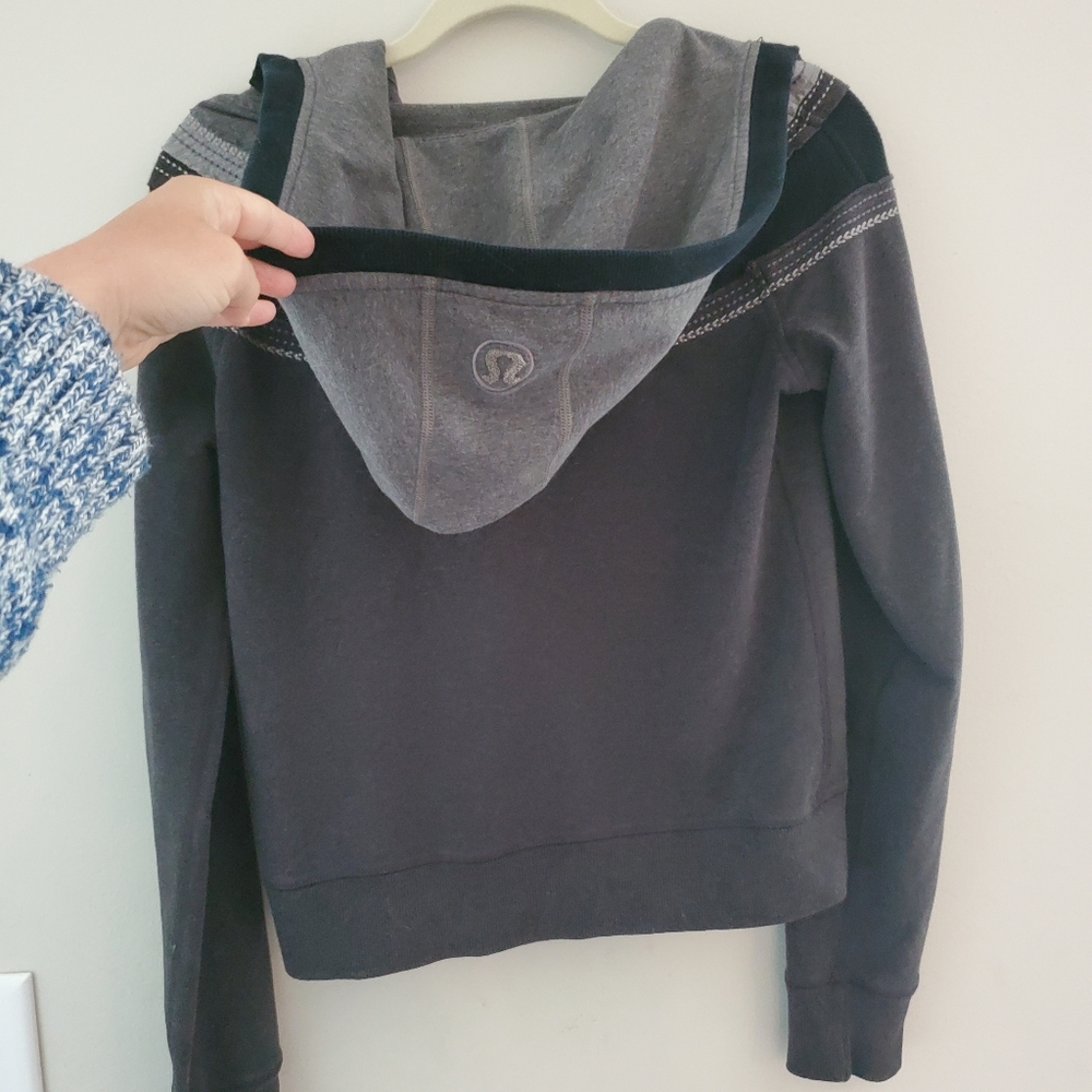 Lululemon jacket - Picture 2 of 2